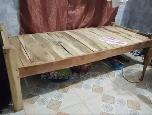 কাঠের স্টুডেন্ট বেড