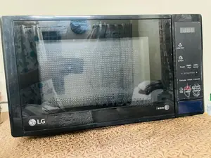 LG iWave Microwave Oven - Good Condition (Used for 3 years)