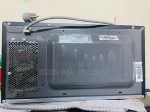 LG iWave Microwave Oven - Good Condition (Used for 3 years)
