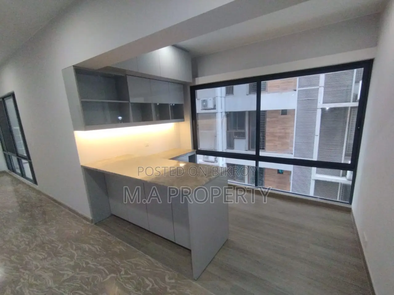 Rent Apartment 4-Bed 4150sqft 7th floor Gulshan North