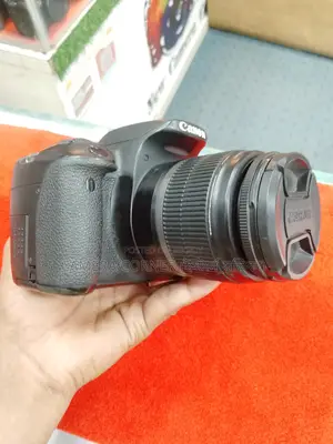 Canon 700D & 18-55mm IS lens