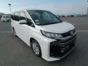 Toyota Noah Hybrid S-G Pearl 2022