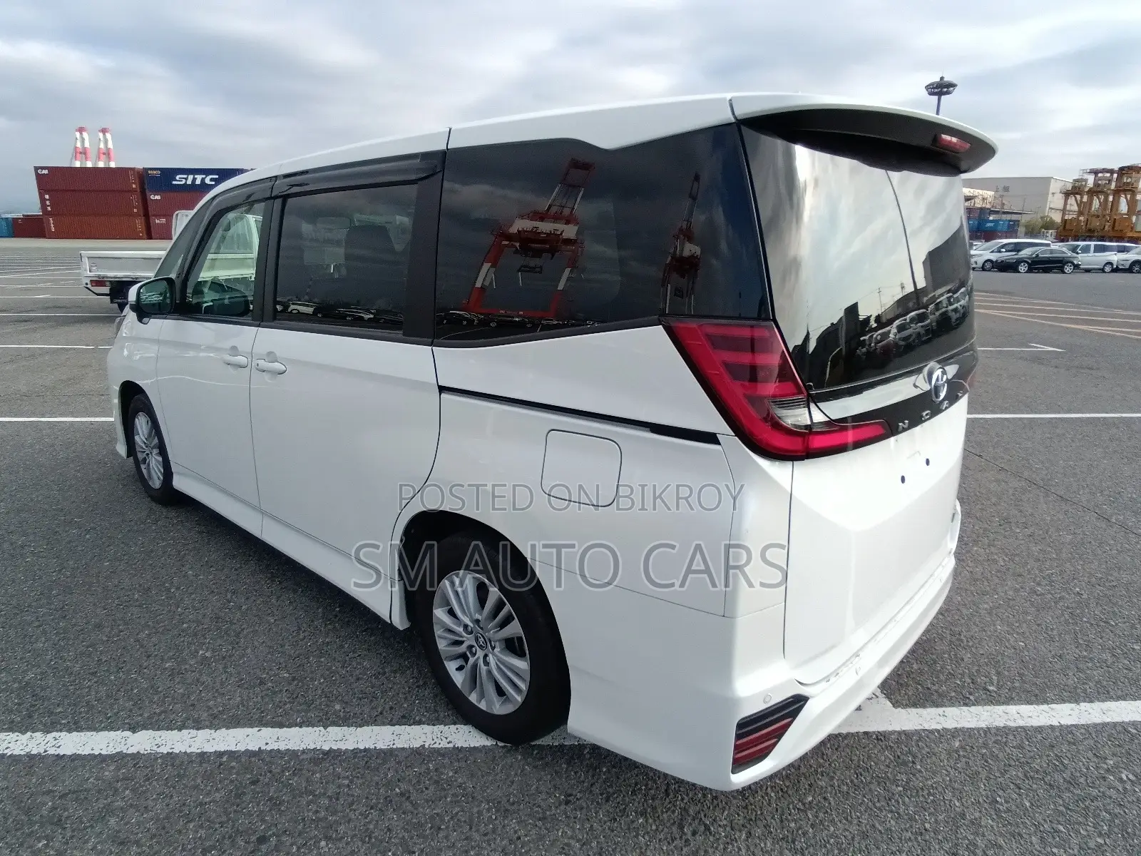 Toyota Noah Hybrid S-G Pearl 2022