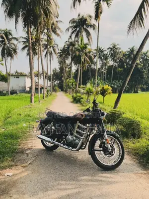 Royal Enfield Classic 350 2025 Black