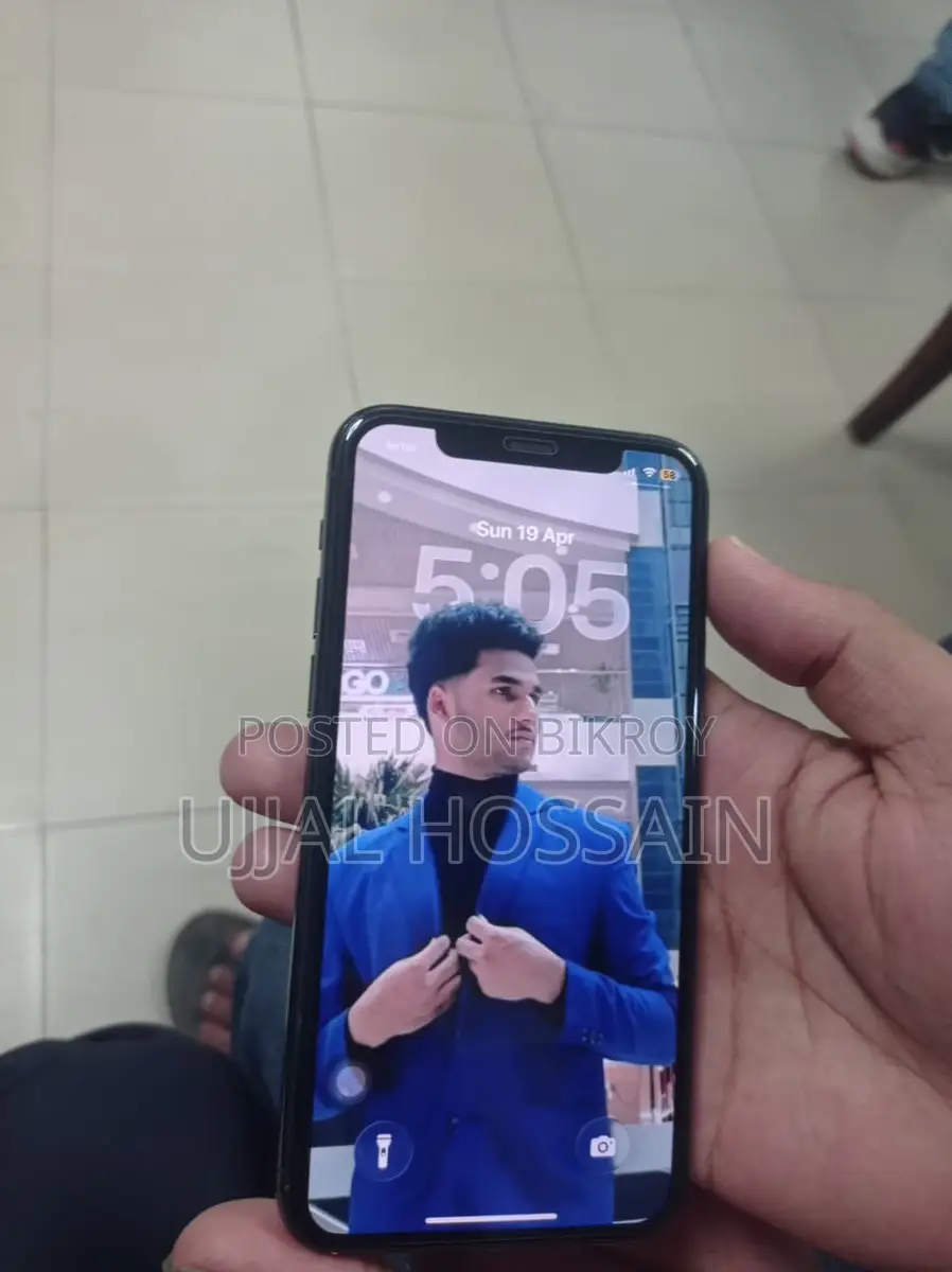 Apple iPhone 11 Pro ` (Used)