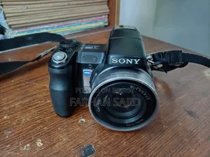 Sony Cyber-shot DSC-H9