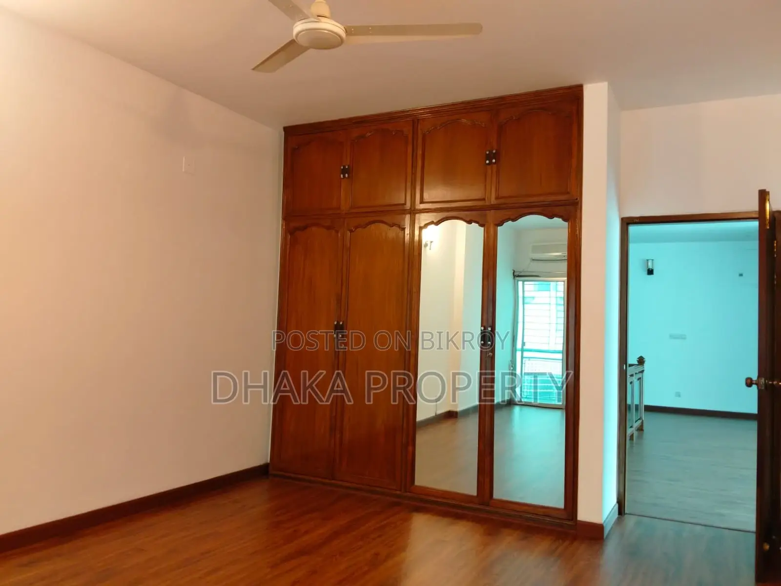 Duplex 4200 SqFt 4 Bedroom 2 Parking Apartment Rent at Baridhara Diplomatic Area
