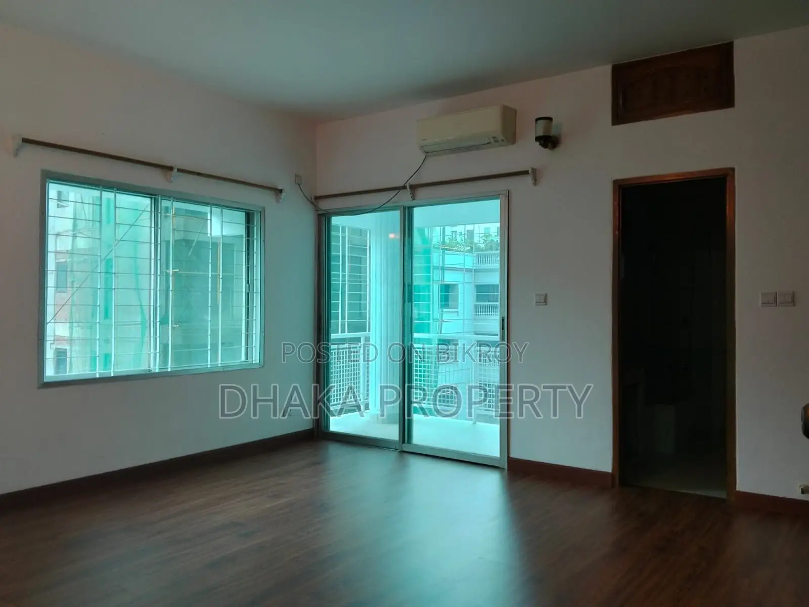 Duplex 4200 SqFt 4 Bedroom 2 Parking Apartment Rent at Baridhara Diplomatic Area