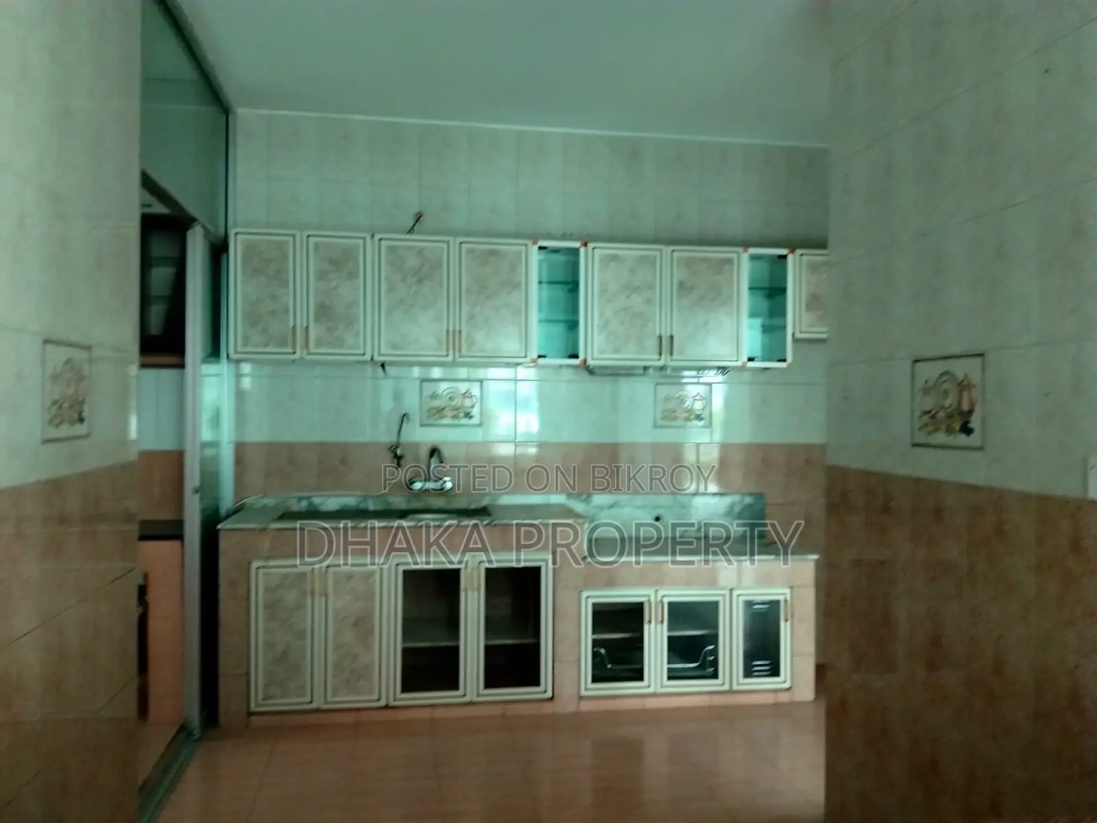 Duplex 4200 SqFt 4 Bedroom 2 Parking Apartment Rent at Baridhara Diplomatic Area