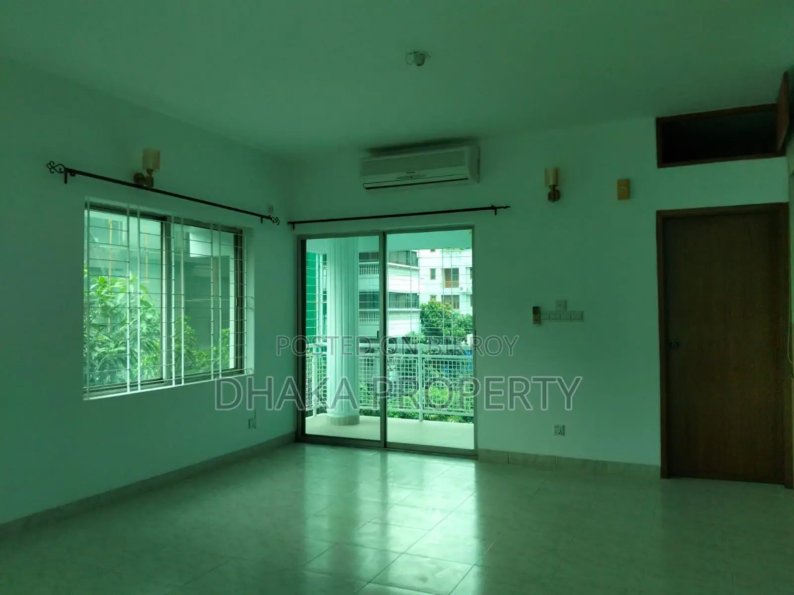 Duplex 4200 SqFt 4 Bedroom 2 Parking Apartment Rent at Baridhara Diplomatic Area