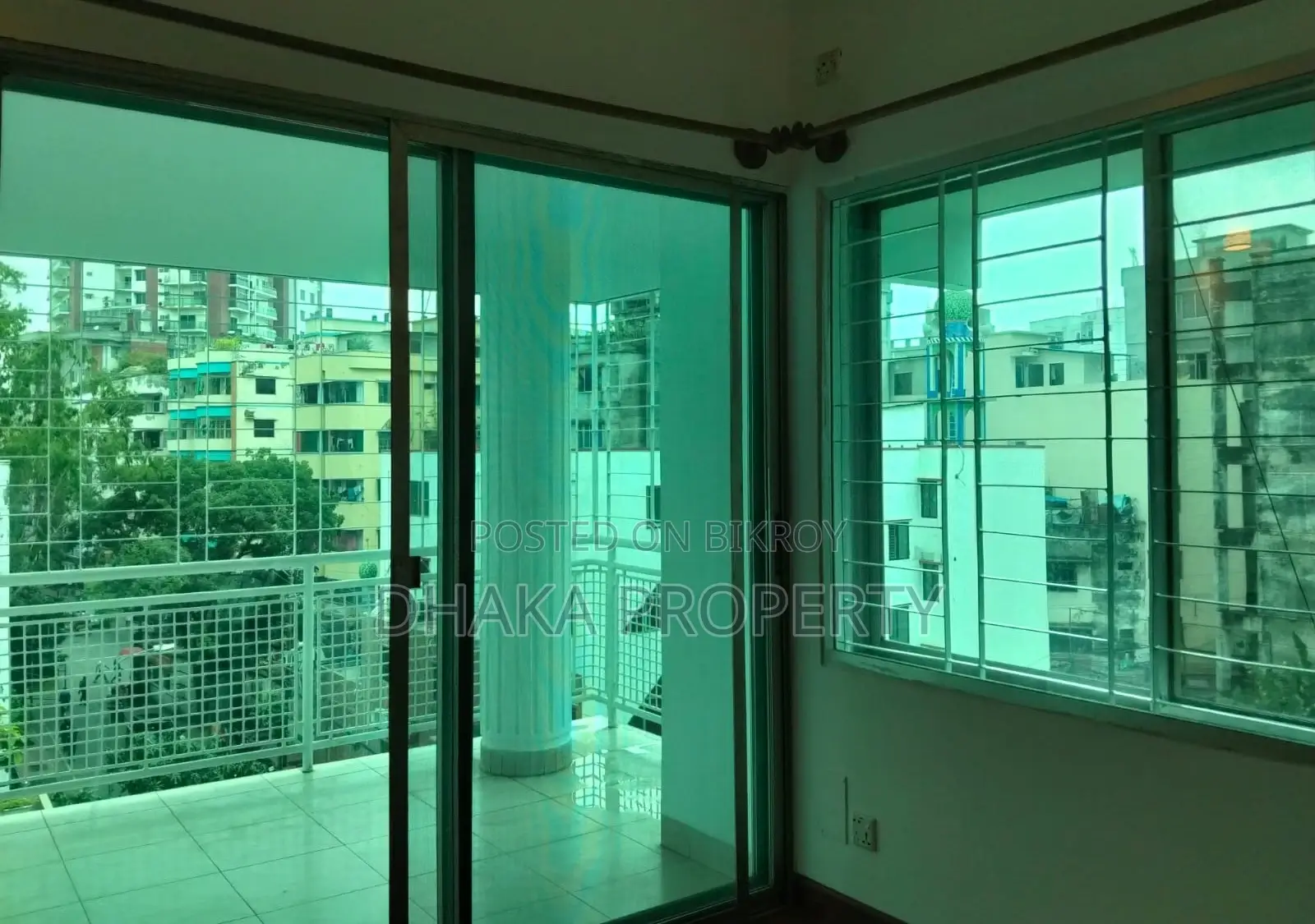 Duplex 4200 SqFt 4 Bedroom 2 Parking Apartment Rent at Baridhara Diplomatic Area
