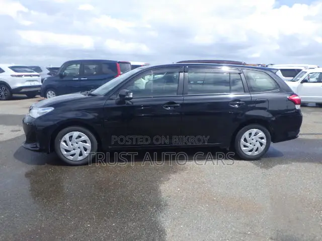 Toyota Corolla Fielder 1.5 Hybrid FWD 2020 Black