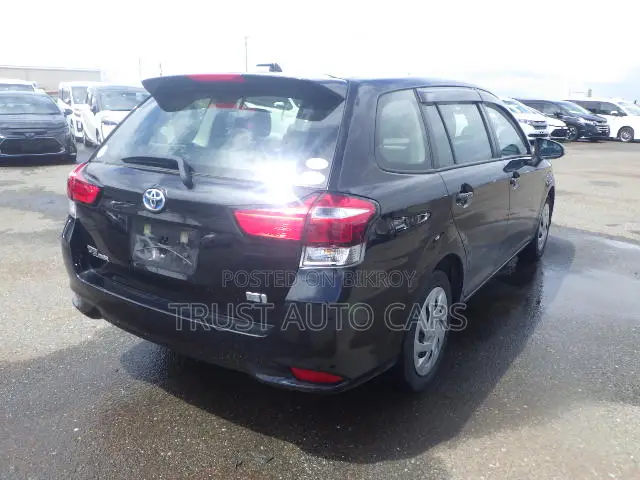 Toyota Corolla Fielder 1.5 Hybrid FWD 2020 Black