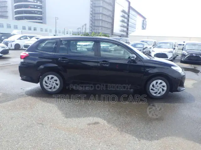Toyota Corolla Fielder 1.5 Hybrid FWD 2020 Black