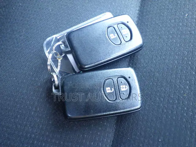 Toyota Corolla Fielder 1.5 Hybrid FWD 2020 Black