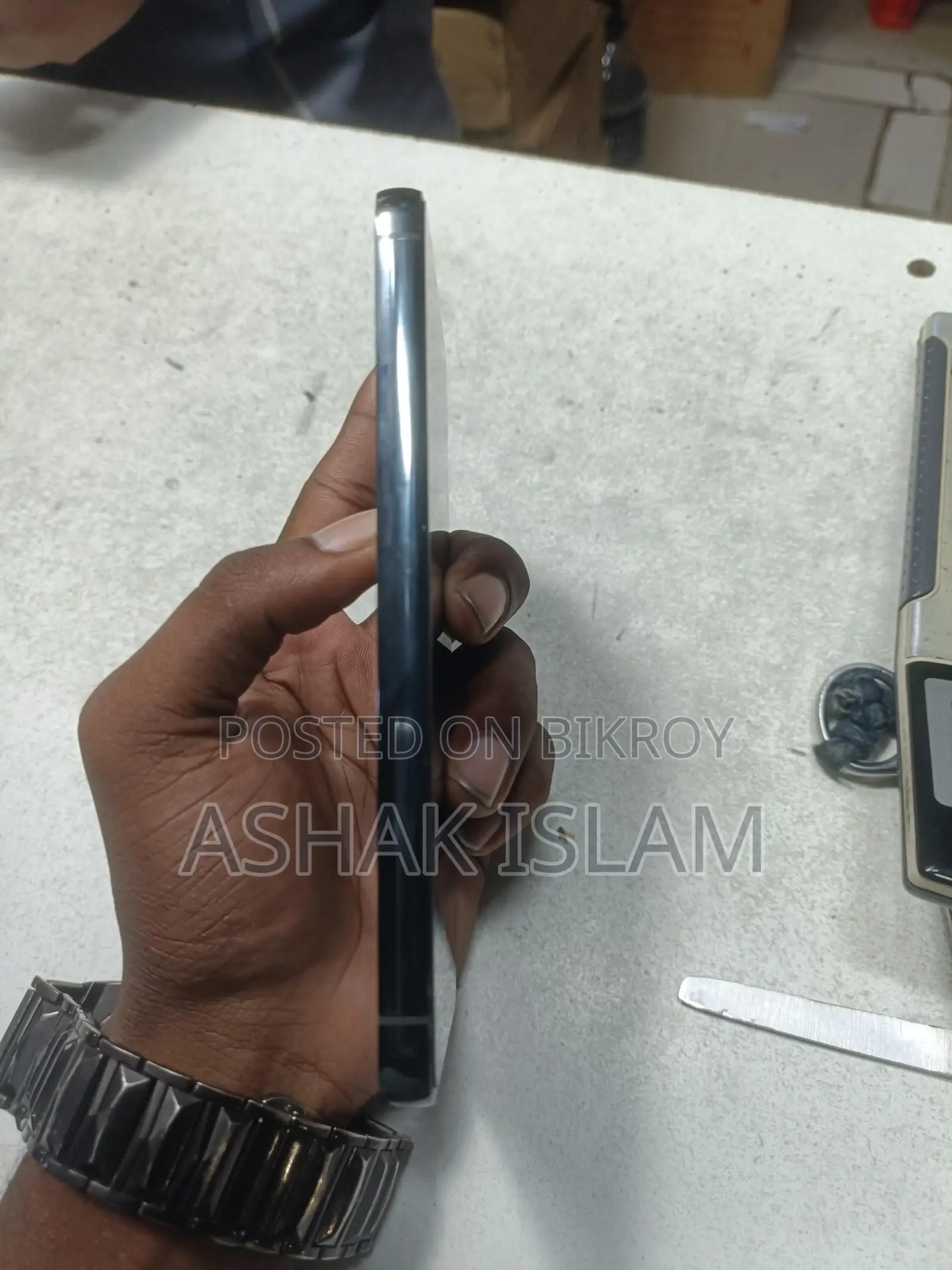 Samsung Galaxy S23 (Used)