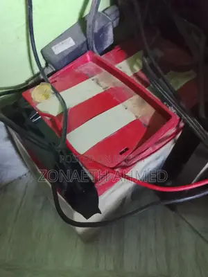 ১২০ অ্যাম্পিয়ার ব্যাটারী
