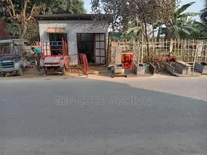 House for sale with clear title land