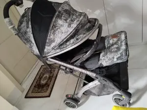 বেবি স্ট্রোলার