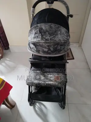বেবি স্ট্রোলার
