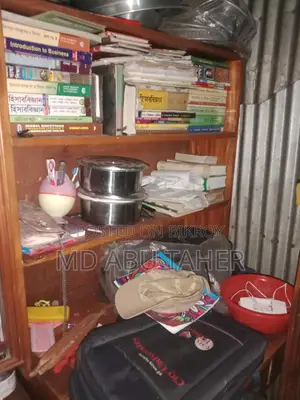 টেবিলটি অরিজিনাল কাঁঠাল কাঠের তৈরি।