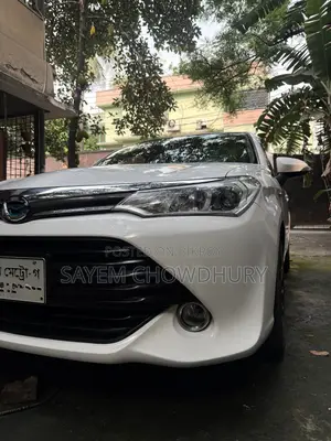 Toyota Axio Hybrid 2017