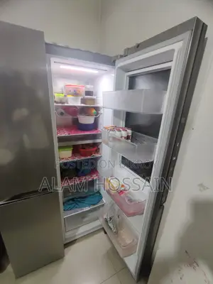 Lg Refrigerator, Almost Look Like New