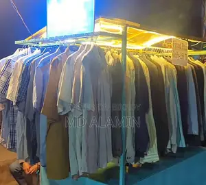 কাপড়ের ব্যবসায়িক বাসমান দোকান