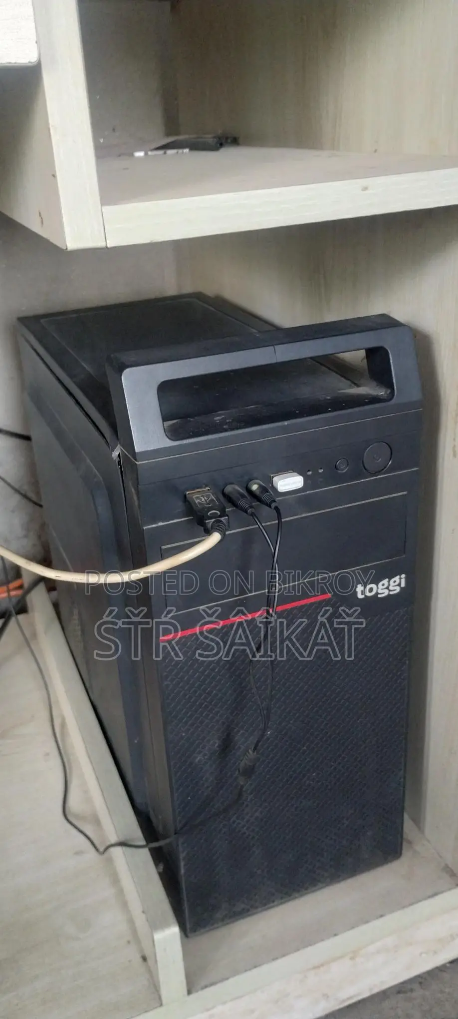 Core i3, 16GB RAM, 256GB SSD, 24-inch Monitor