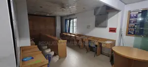 ভাড়ার জন্য বাণিজ্যিক সম্পত্তি