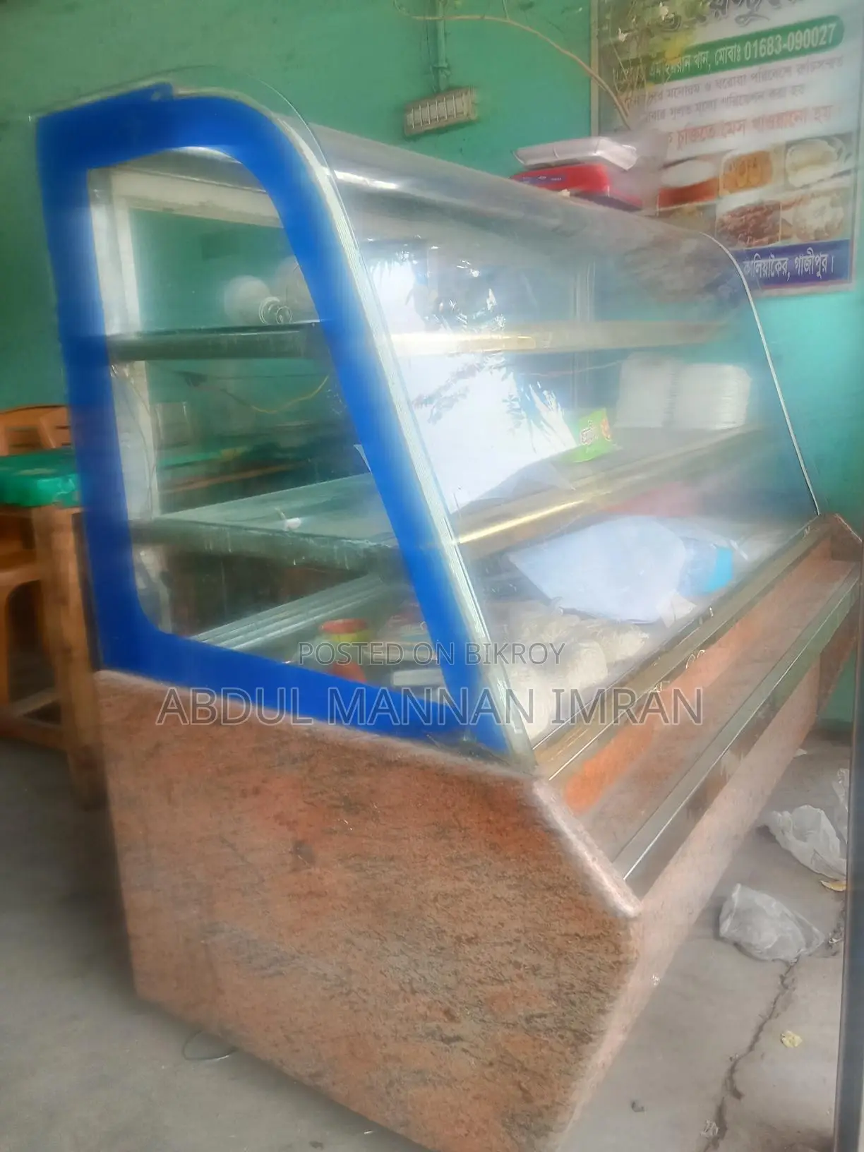 মিষ্টির শোকেস