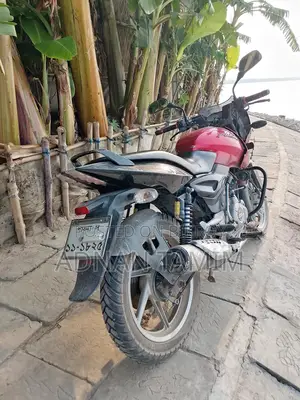 Bajaj Pulsar 150 . 2013