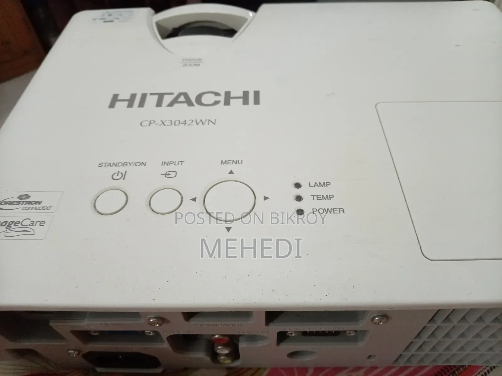 Hitachi CP-X3042