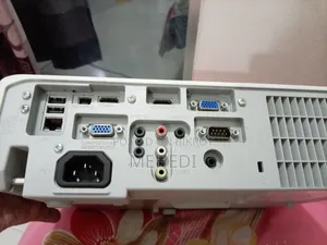 Hitachi CP-X3042