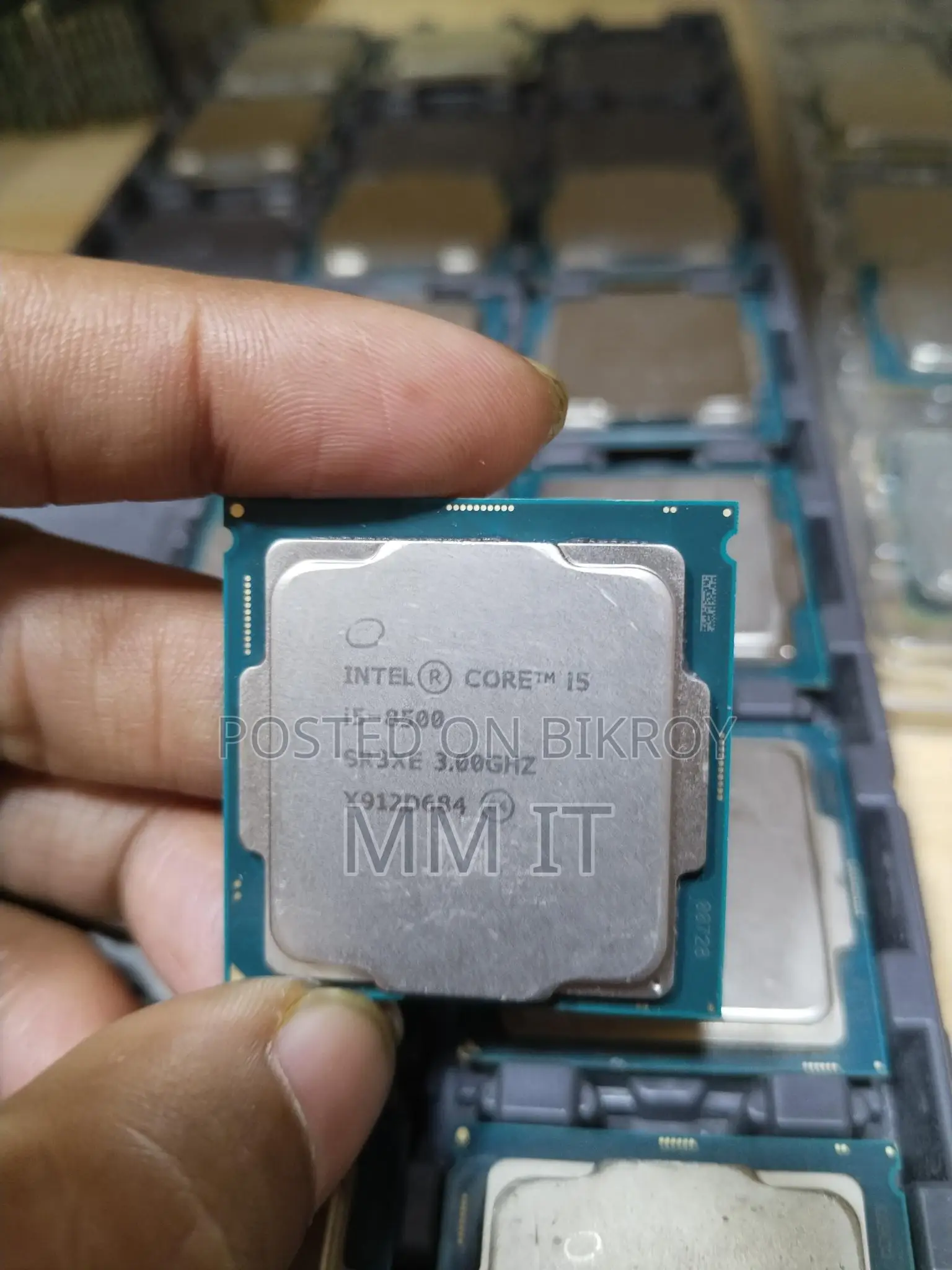 প্রসেসর CORE i5 ৮ম জেনারেশন পাওয়া যাচ্ছে