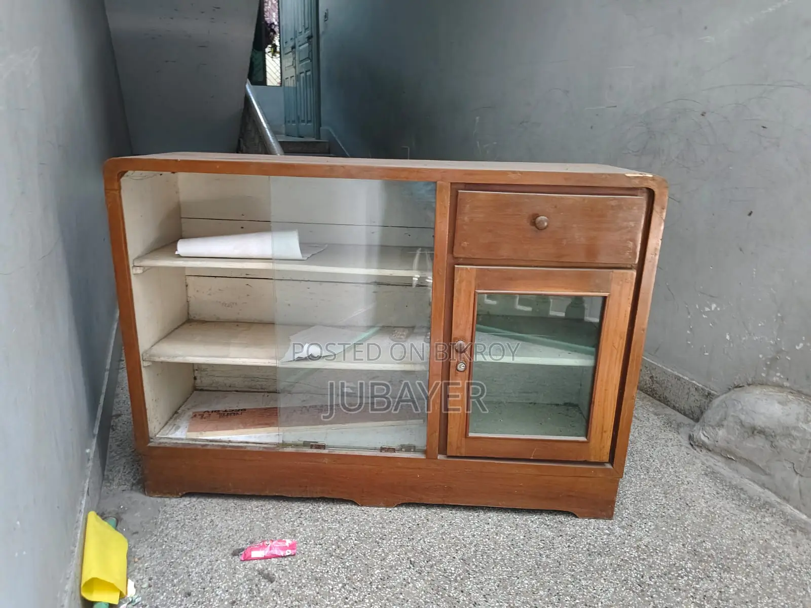 Wooden Showcase Cabinet