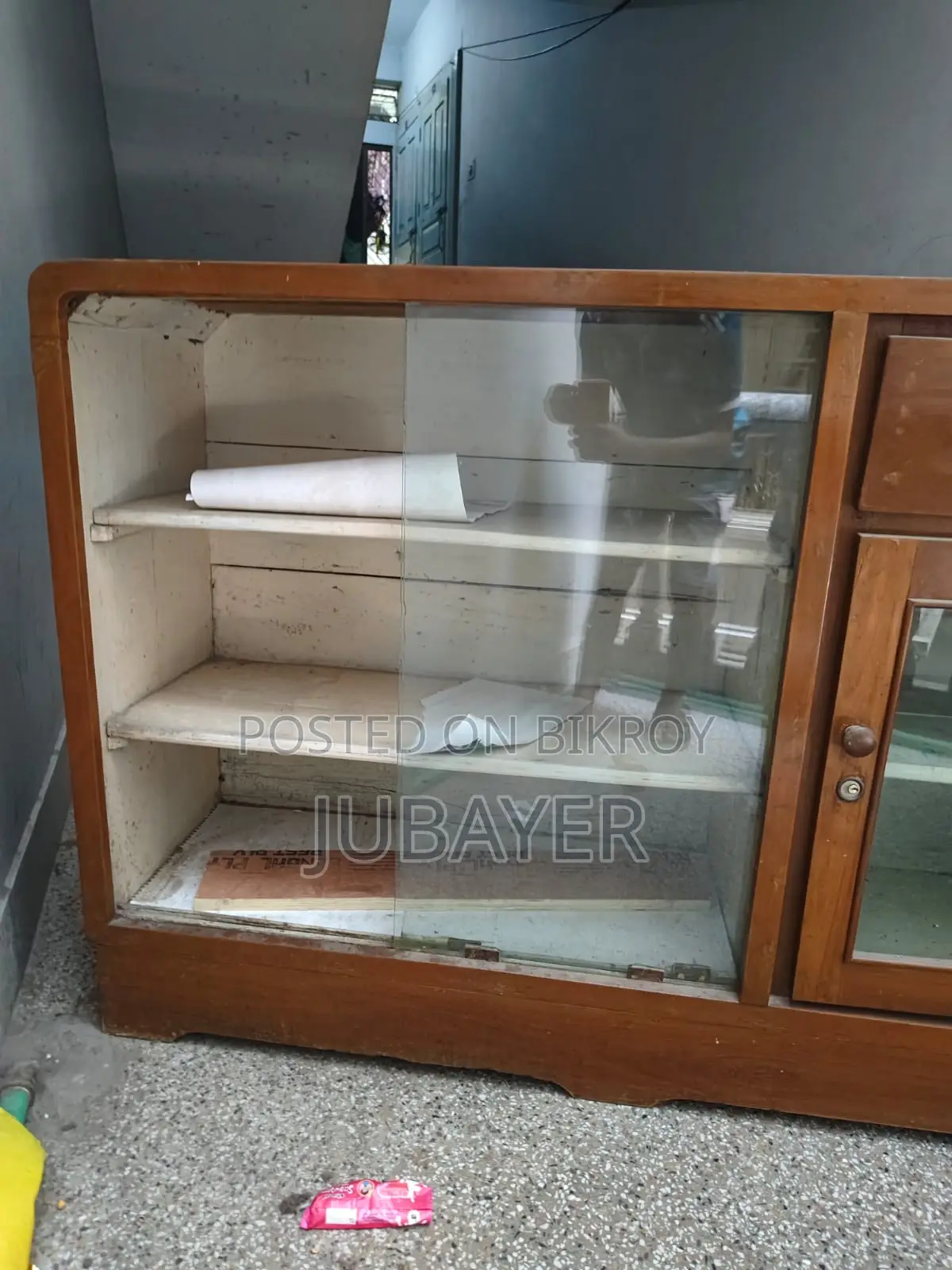 Wooden Showcase Cabinet