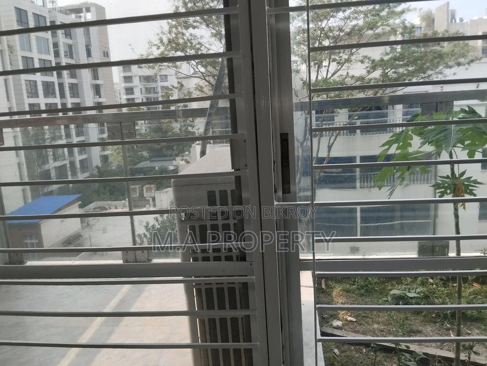 বারিধারা ডিপ্লোম্যাটিক জোনে ৪ বেডের সেমি-ফার্নিশড ফ্ল্যাট ভাড়া হবে