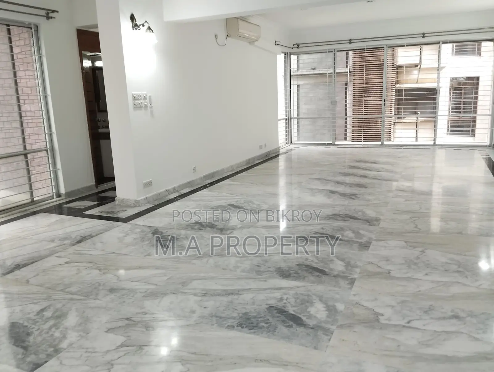 বারিধারা ডিপ্লোম্যাটিক জোনে ৪ বেডের সেমি-ফার্নিশড ফ্ল্যাট ভাড়া হবে