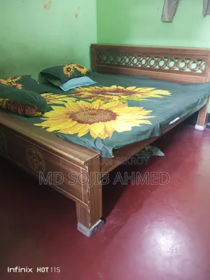 ১টি খাট ১টি আলমারি ১টি ড্রেসিং টেবিল