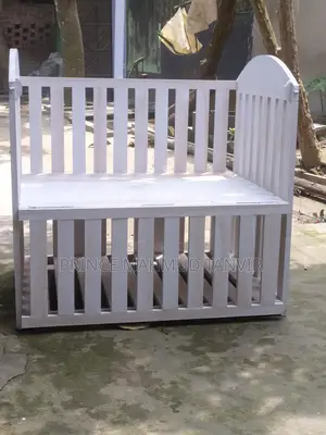 বাচ্চার খাট