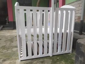 বাচ্চার খাট