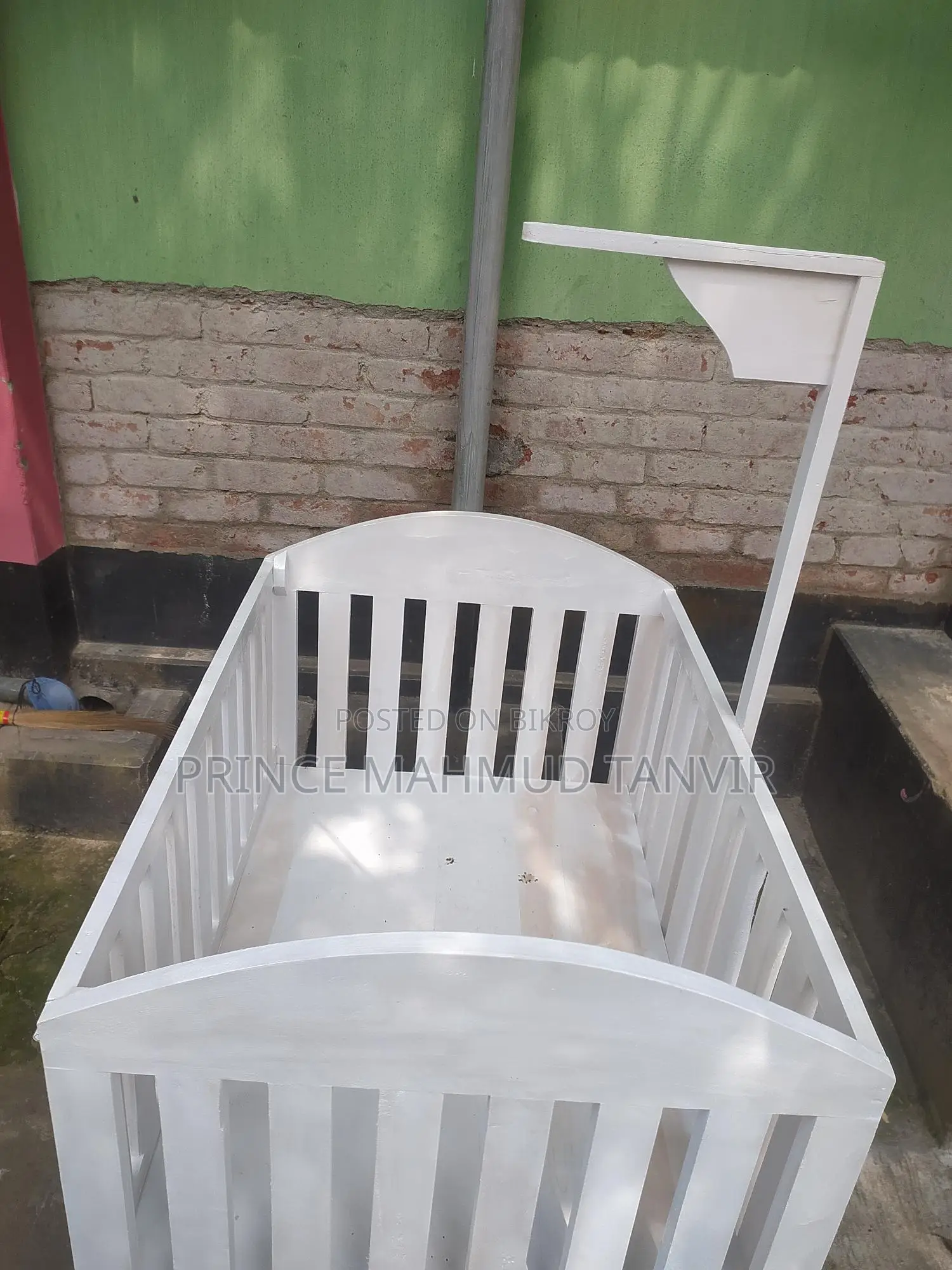 বাচ্চার খাট