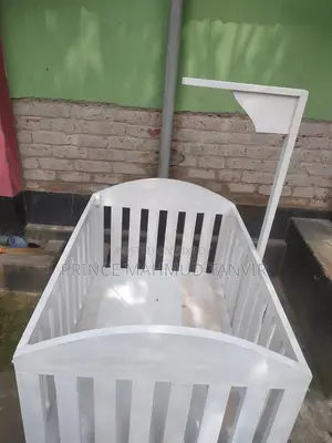 বাচ্চার খাট