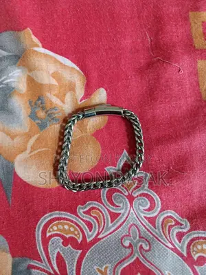 ছেলেদের ব্রেসলেট