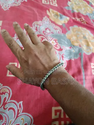 ছেলেদের ব্রেসলেট