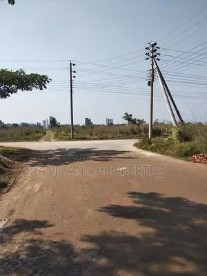 10-Katha South-facing plot for urgent sale in P-Block