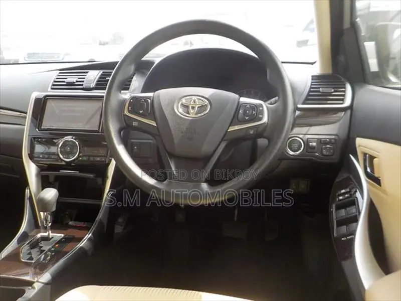 Toyota Premio FL Pkg Silver 2021