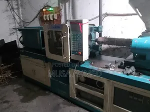 Plastic Molding Machine Factory for Sale, Including 2x 100-Ton Machines