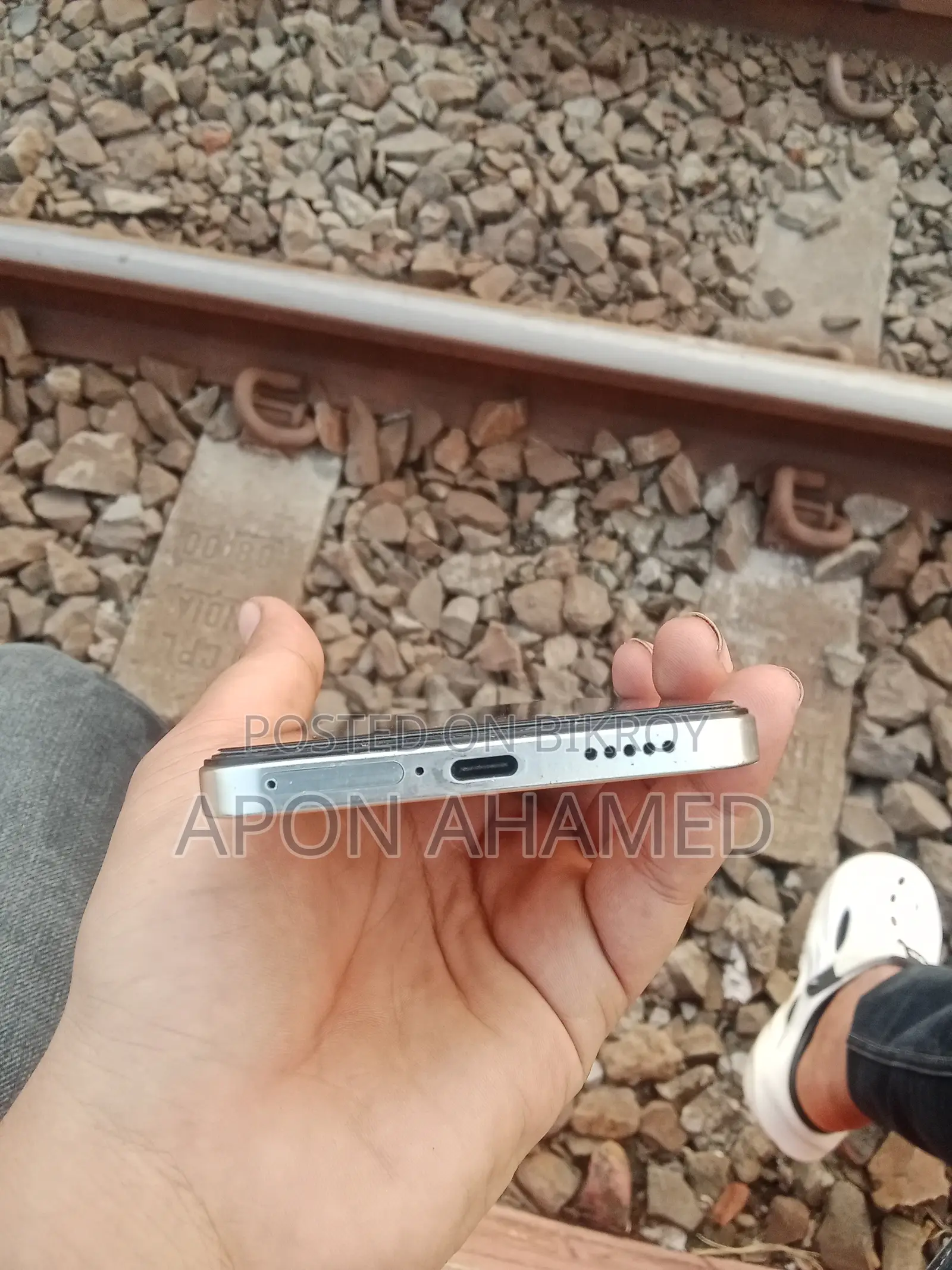 Vivo V25e (Used)